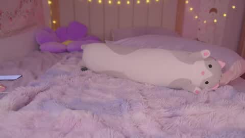 Snapshot of kittenmoon_ chatting on February 26, 2025, 3:32 am      online show from February 26, 2025, 3:32 am