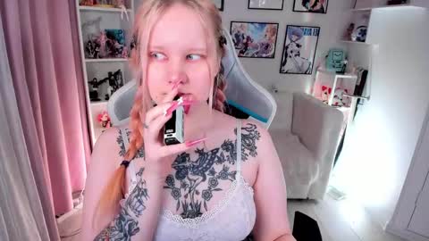 kittenxoann online show from April 22, 2026, 5:36 pm