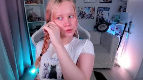 kittenxoann online show from April 25, 2026, 5:43 pm