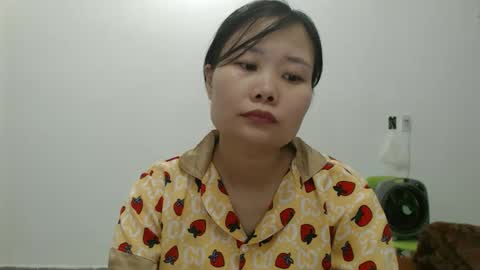 kitti_baby2x online show from April 3, 2026, 1:42 pm