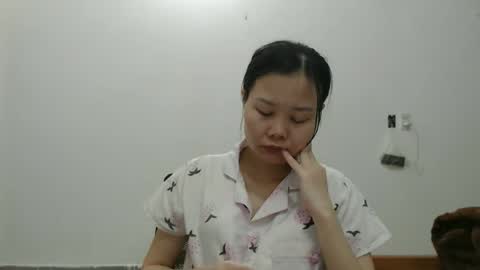 kitti_baby2x online show from April 10, 2026, 2:50 am