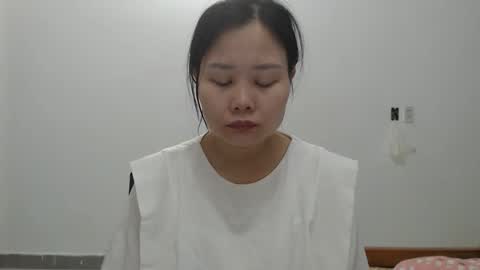 kitti_baby2x online show from April 18, 2026, 4:05 am