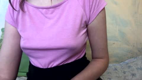 Kittie Creme online show from May 28, 2026, 6:32 am