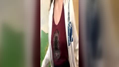 Kittie Creme online show from June 19, 2026, 9:57 am