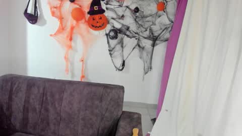 kitty__chs online show from November 15, 2025, 11:07 am