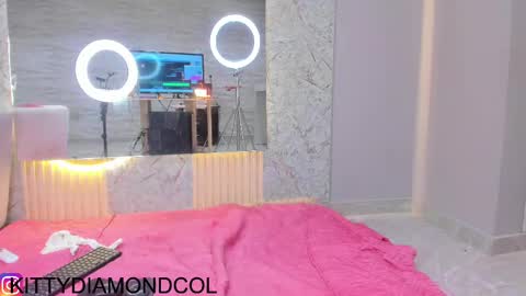 kitty__diamond_ online show from October 4, 2025, 12:41 am