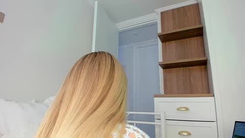 sophie online show from March 28, 2026, 7:13 pm