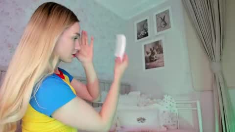 Snapshot of kitty__sophie chatting on May 28, 2026, 6:05 pm sophie online show from May 28, 2026, 6:05 pm