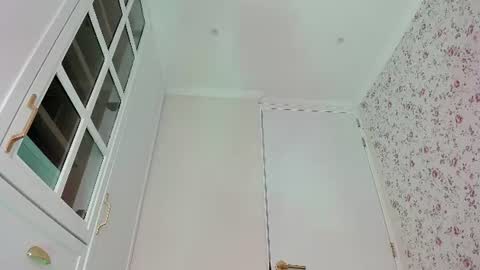 sophie online show from July 6, 2026, 6:32 pm
