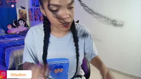 kitty_aikoo online show from November 17, 2025, 6:08 am