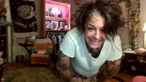 Snapshot of kitty_bang_bang chatting on June 11, 2026, 4:21 am kitty_bang_bang online show from June 11, 2026, 4:21 am