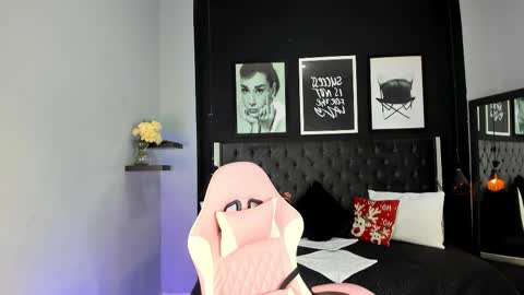 Kitty online show from November 20, 2025, 11:32 am