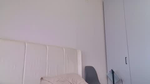 Evelyn online show from April 25, 2026, 7:00 pm