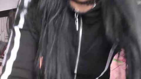 kitty online show from December 4, 2025, 10:07 pm