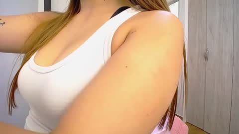 kitty_f00x online show from April 22, 2026, 7:26 pm