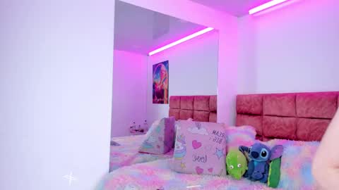 Snapshot of kitty_ford chatting on October 24, 2025, 1:24 am Kitty online show from October 24, 2025, 1:24 am