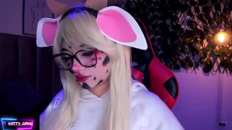 Camila online show from October 31, 2025, 2:34 am