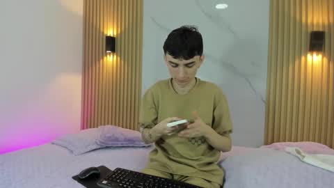 kitty_gill online show from December 16, 2024, 2:38 pm