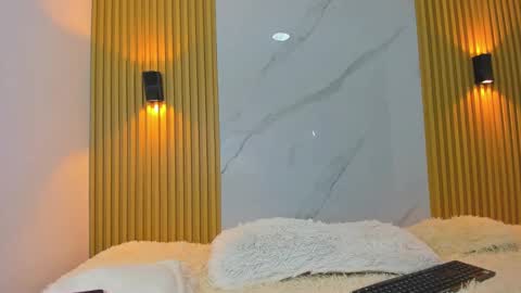 kitty_gill online show from December 17, 2024, 2:11 pm