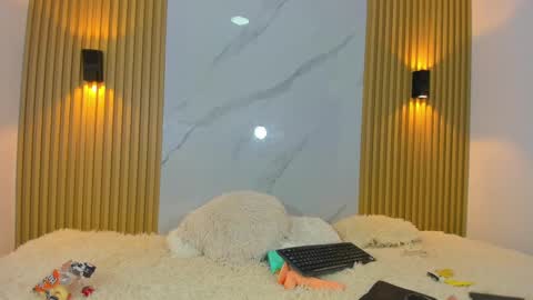 kitty_gill online show from December 21, 2024, 5:40 pm