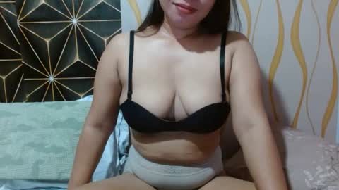 Snapshot of kitty_kheira chatting on June 27, 2026, 8:14 pm Kheira online show from June 27, 2026, 8:14 pm