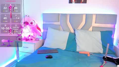 kitty_love01 online show from November 6, 2025, 12:39 pm