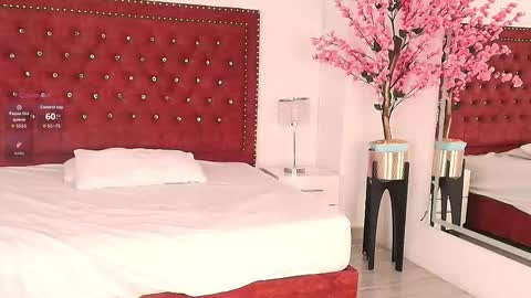 Snapshot of kitty_rouusse chatting on October 13, 2025, 7:25 pm Kitty online show from October 13, 2025, 7:25 pm