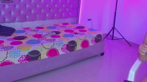 kitty_violet11 online show from February 13, 2026, 5:03 am