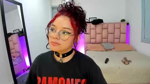 Snapshot of kittycute_cg chatting on January 11, 2025, 12:01 am Jenn online show from January 11, 2025, 12:01 am