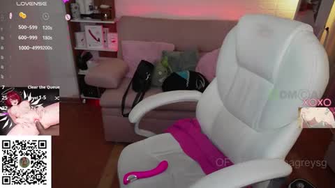 Snapshot of kittygrey chatting on September 24, 2025, 4:21 pm Samantha Grey online show from September 24, 2025, 4:21 pm