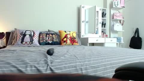 Snapshot of kittykat18x chatting on December 6, 2024, 5:53 am Isabel online show from December 6, 2024, 5:53 am