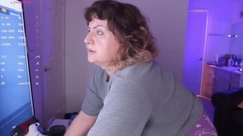 Bella Blue BBW online show from February 17, 2025, 6:31 am