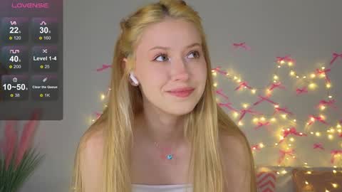 Monika online show from November 19, 2025, 3:39 am