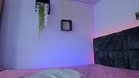 kitty  online show from February 8, 2026, 3:04 pm