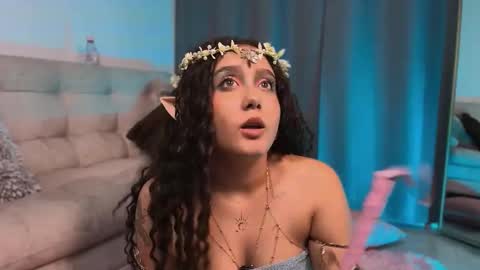 Sophie online show from October 30, 2025, 5:42 am