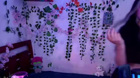 Kittyuwu  online show from April 9, 2026, 11:54 pm