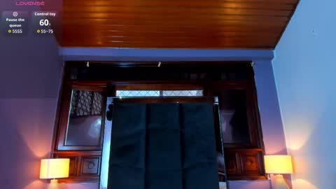 kitty online show from November 14, 2025, 7:12 pm