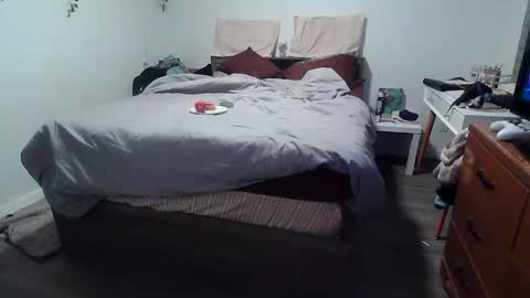 Kittyymaze online show from December 5, 2025, 4:03 pm