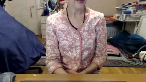 Snapshot of kiuminberry chatting on March 4, 2025, 1:38 pm KiuminBerry online show from March 4, 2025, 1:38 pm