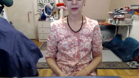 Snapshot of kiuminberry chatting on March 7, 2025, 9:51 am KiuminBerry online show from March 7, 2025, 9:51 am