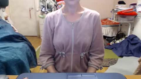 Snapshot of kiuminberry chatting on September 9, 2025, 12:59 pm KiuminBerry online show from September 9, 2025, 12:59 pm