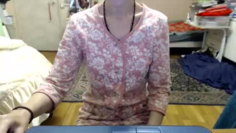 Snapshot of kiuminberry chatting on October 22, 2025, 10:26 am KiuminBerry online show from October 22, 2025, 10:26 am