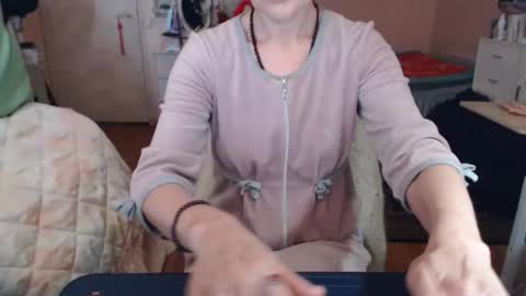 Snapshot of kiuminberry chatting on November 16, 2025, 10:10 am KiuminBerry online show from November 16, 2025, 10:10 am