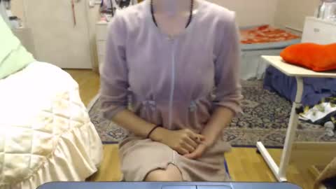 Snapshot of kiuminberry chatting on November 22, 2025, 2:27 pm KiuminBerry online show from November 22, 2025, 2:27 pm