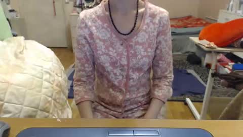 Snapshot of kiuminberry chatting on December 3, 2025, 2:37 pm KiuminBerry online show from December 3, 2025, 2:37 pm