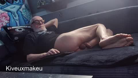 kiveuxmakeu online show from April 3, 2026, 6:50 pm