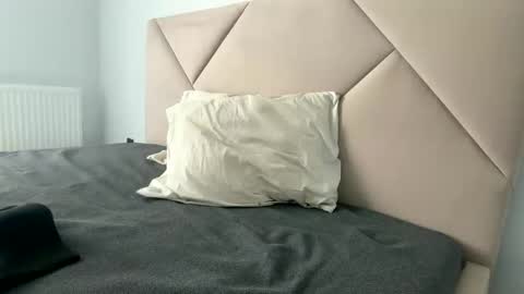 kiwigray online show from December 18, 2025, 12:11 pm