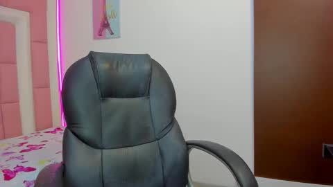 Snapshot of klaret_toy chatting on December 5, 2025, 9:00 pm Klaret online show from December 5, 2025, 9:00 pm