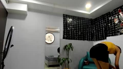 klariz09 online show from December 15, 2025, 7:40 pm