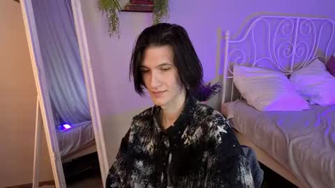 Snapshot of klaude_jam chatting on April 22, 2026, 9:05 pm Klaude Jam online show from April 22, 2026, 9:05 pm